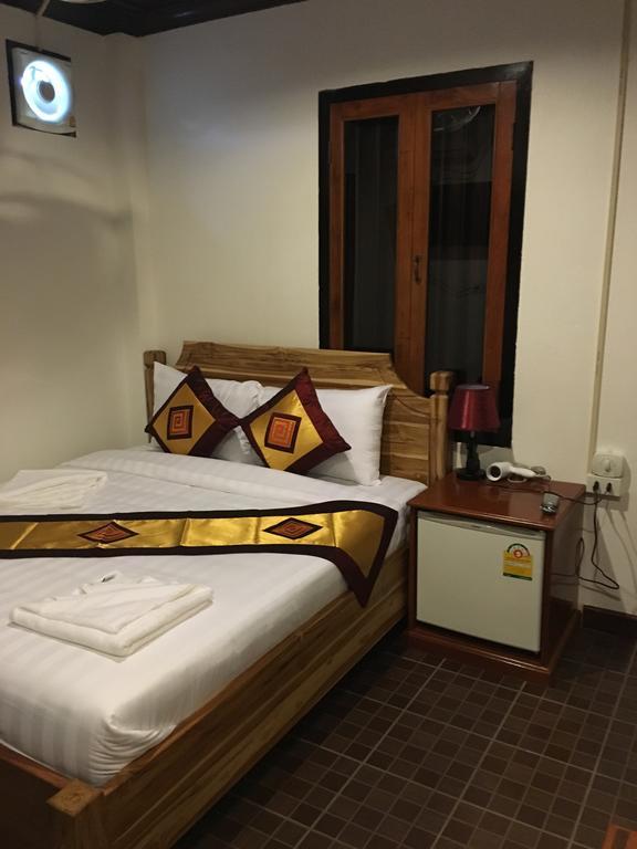 Central Backpacker Hostel Luang Prabang Extérieur photo